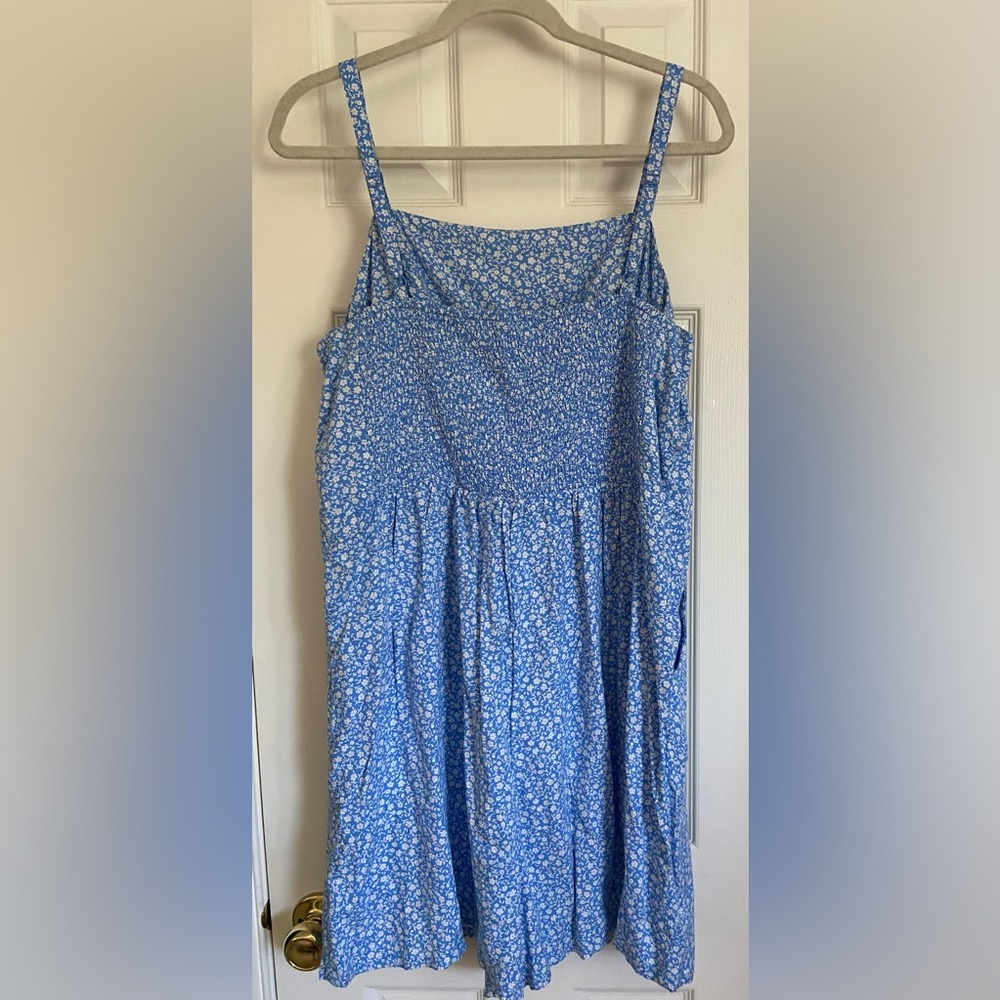 Beautiful ditsy floral print romper - Picture 2 of 5
